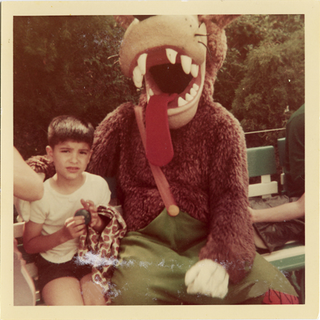 Illustration for article titled Vintage Disneyland character costumes were the fabric of nightmares